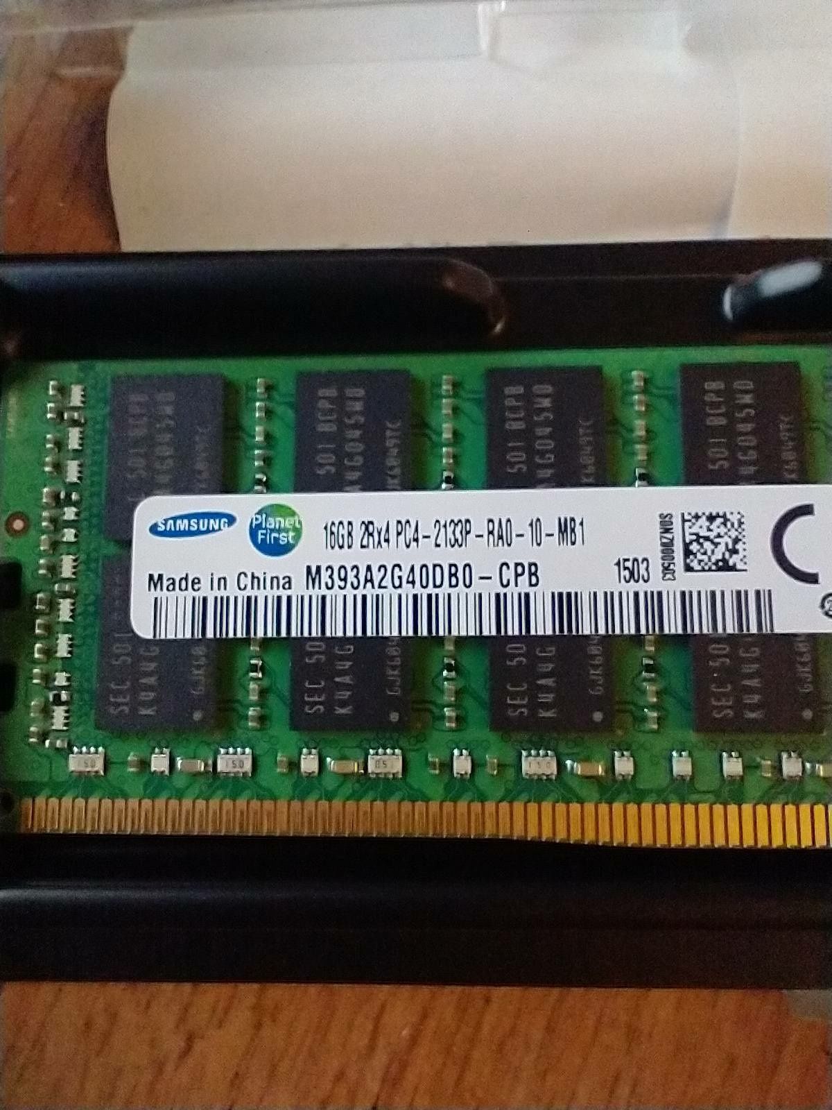 Samsung DDR4 16gb 2Rx4 PC4-2133P сървърна рам памет