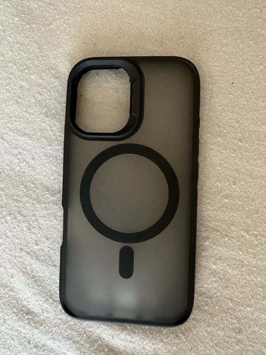 Качествен нов калъф за iPhone 16