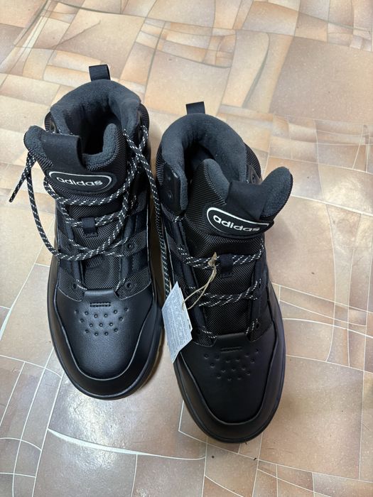 Продам кроссовки adidas