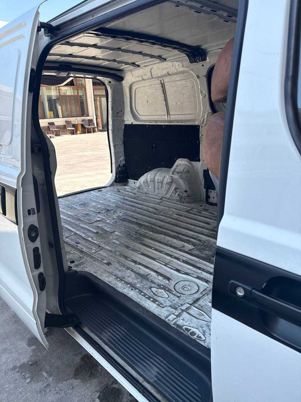 Hyundai   H-1  (Strarex ) VAN