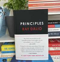 Книга "Принципы" Рэя Далио на английском языке