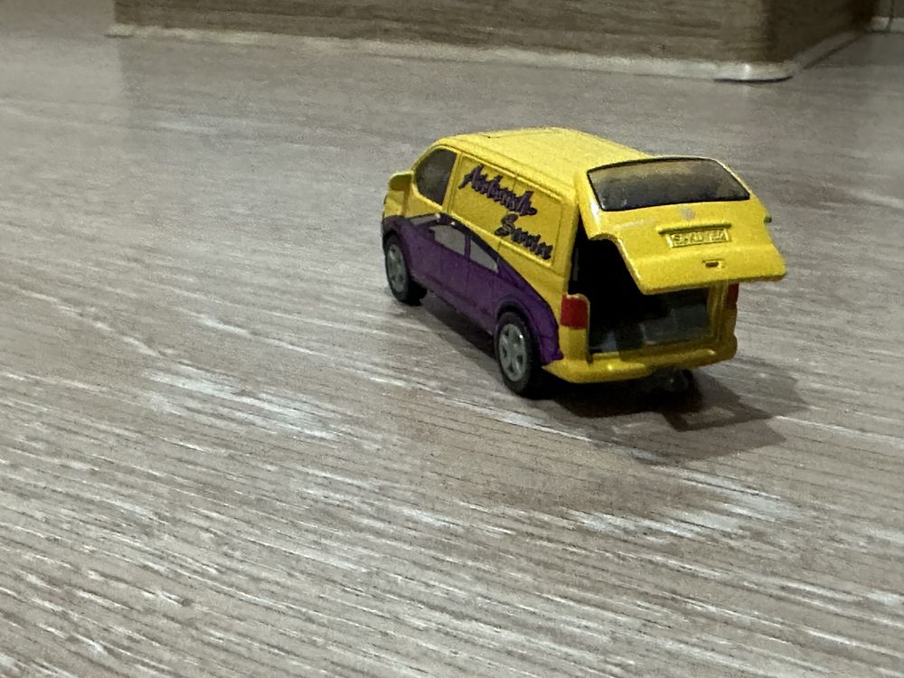 VW transporter SIKU  1:72