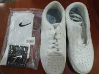 Кроссовки белый Nike Air Force, белые носки Nike в подарок