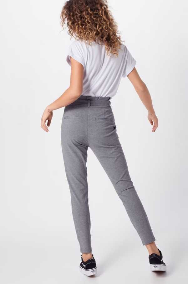 Слим фит панталон  Vero moda,
р-р M,  нов с етикет.