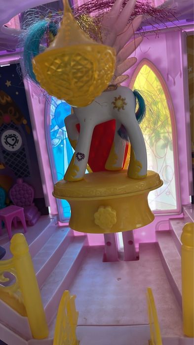 Vand jucari in perfecta stare