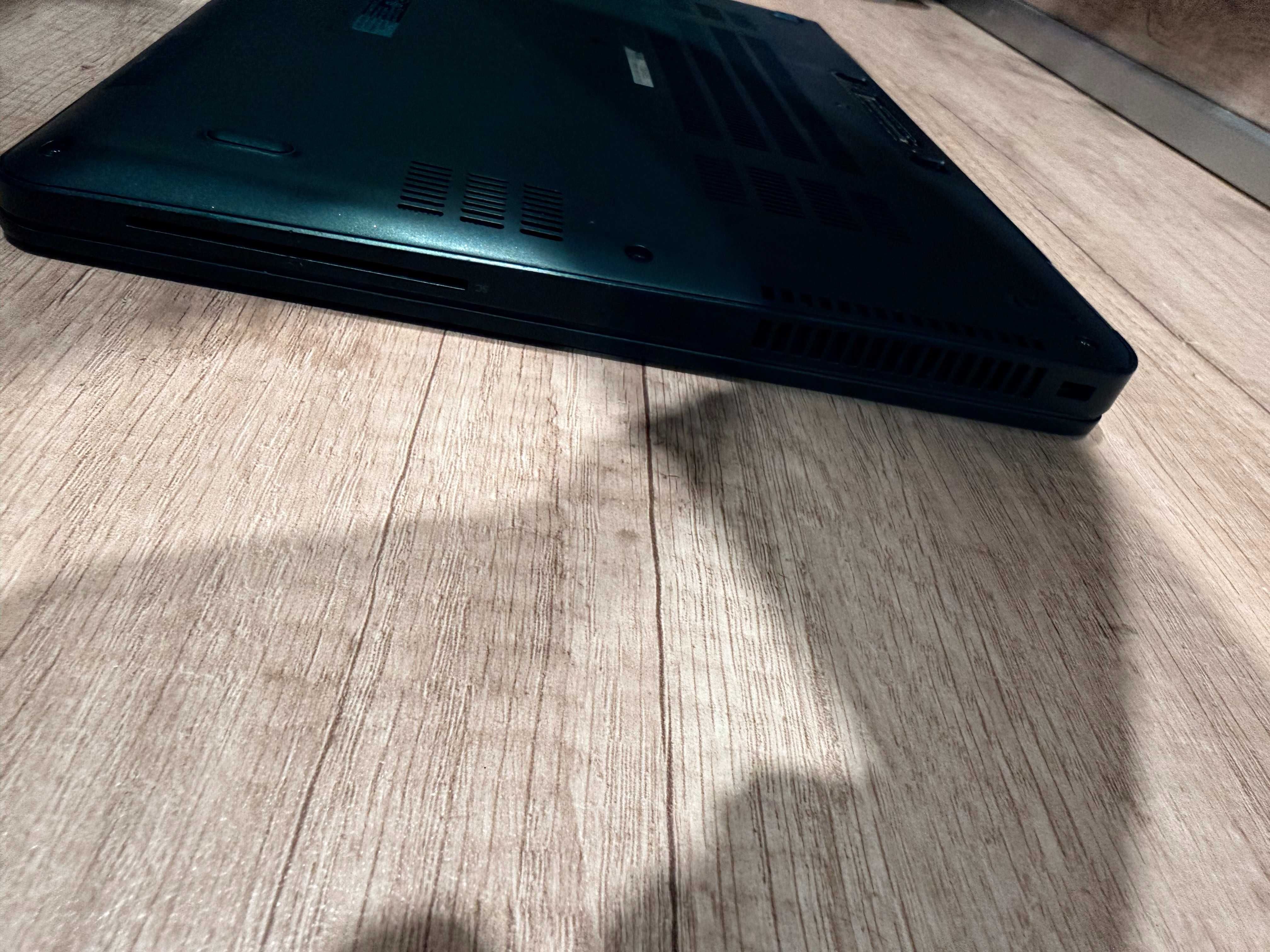 Dell Latitude E7270, SSD, Windows 10 - готов за употреба
