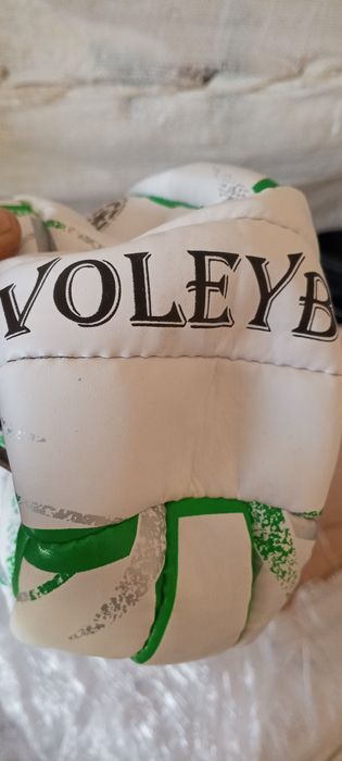 Sarlavha: Oddiy futbol to‘plari sotiladi 

Tavsif:
Yangi oddiy futbol
