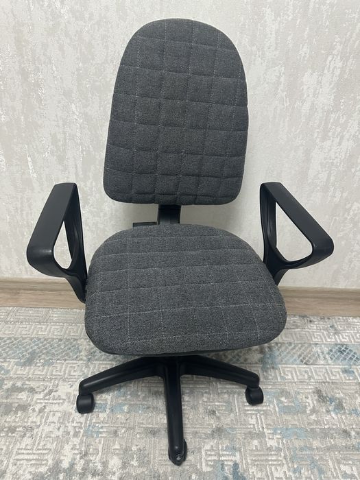 Продам офисное кресло