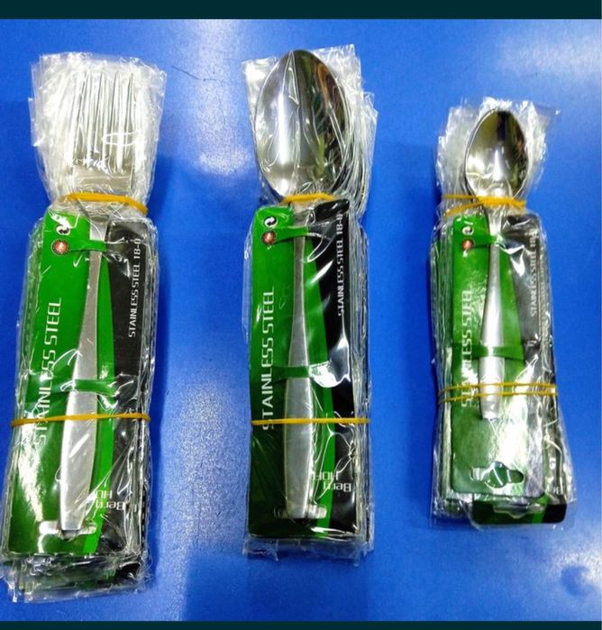 Новые ложки, столовые и чайные, ножи
