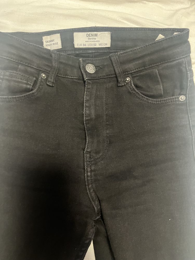 Blugi Zara masura 34- fiecare pereche 40 ron