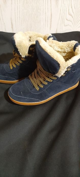 Зимный кроссовка сатылады