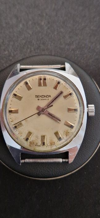 Ceas Sekonda mecanic.