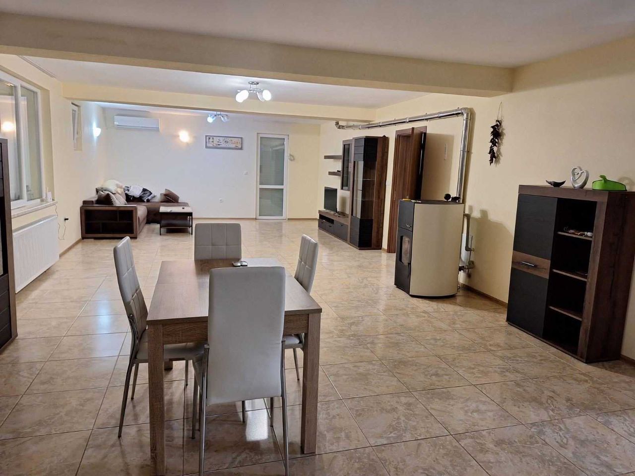 Дава се под наем Къща в Каблешково - 440 кв.м за 408 € - Снимка #5