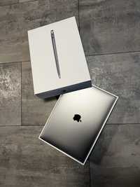 MacBook Air 13", Space Gray, 16GB RAM, 256GB