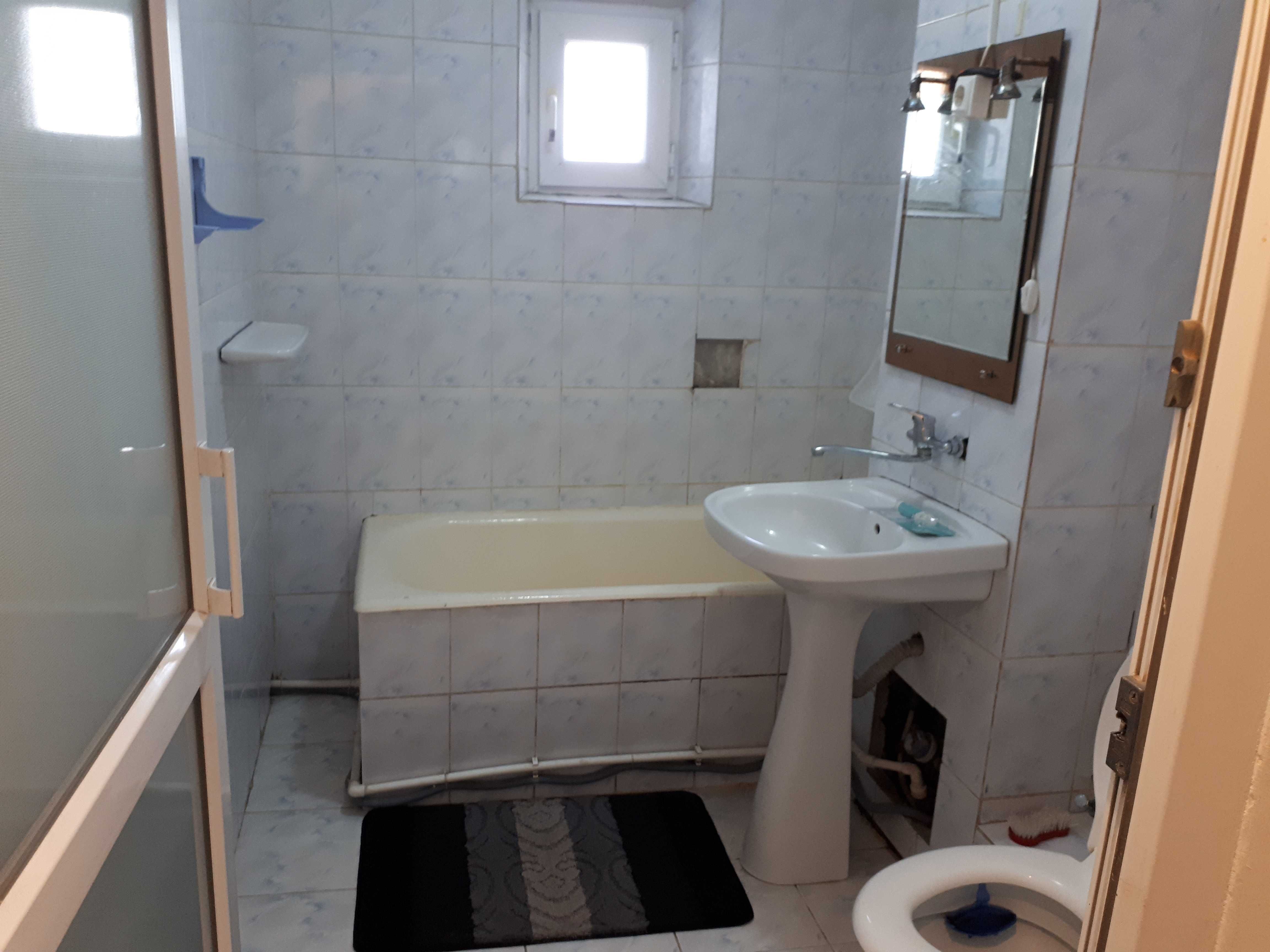 Apartament 2 camere decomandat Lapus