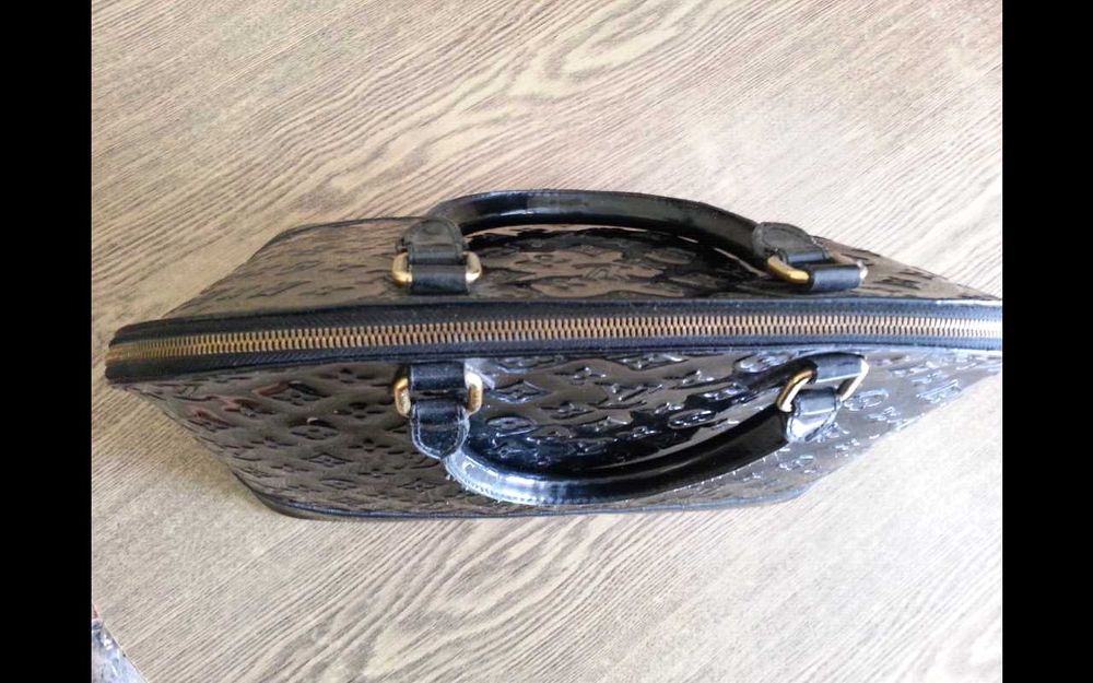 Продавам дамска чанта Louis Vuitton