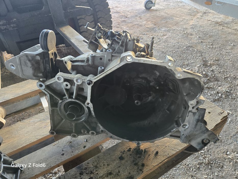 Mitsubishi outlander 1/Мицубиши Аутлендар 1  скоростна кутия