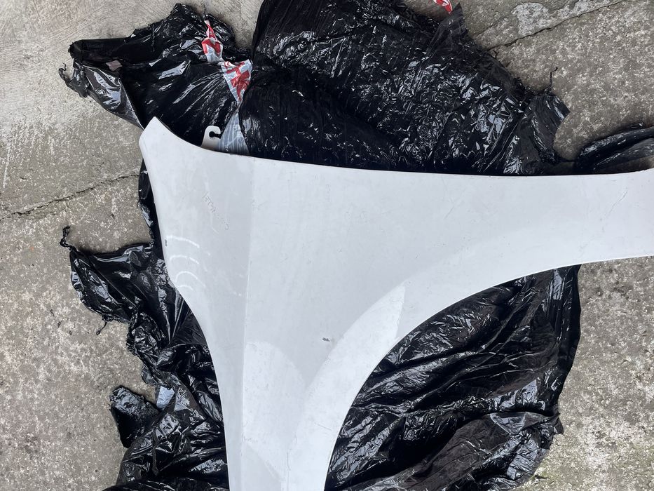 Преден ляв калник Volvo S60 V60 2010 - 2013