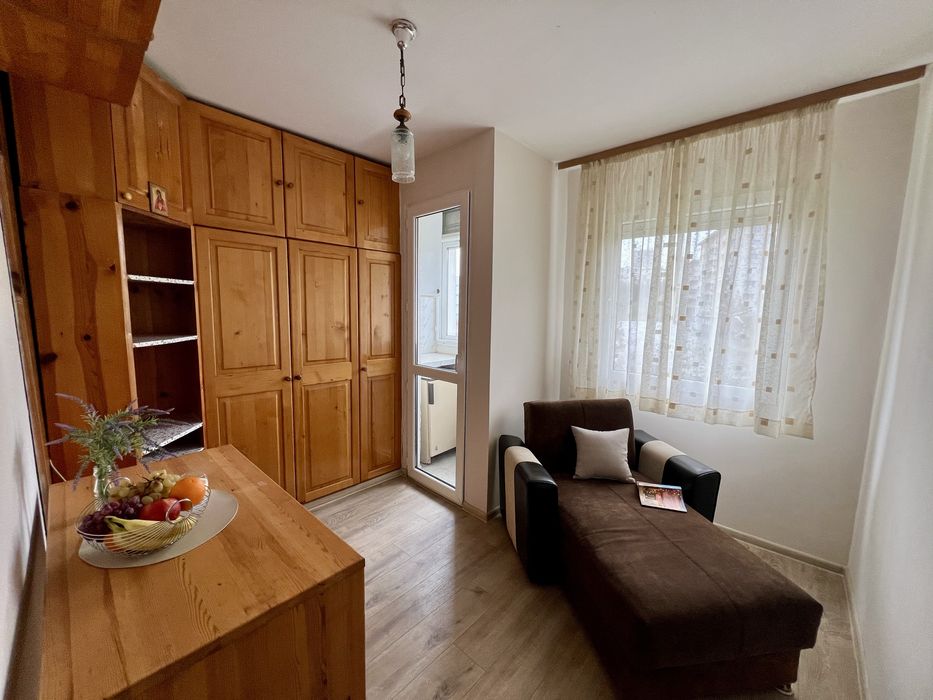 Тристаен апартамент под наем – срещу Медицинския факултет