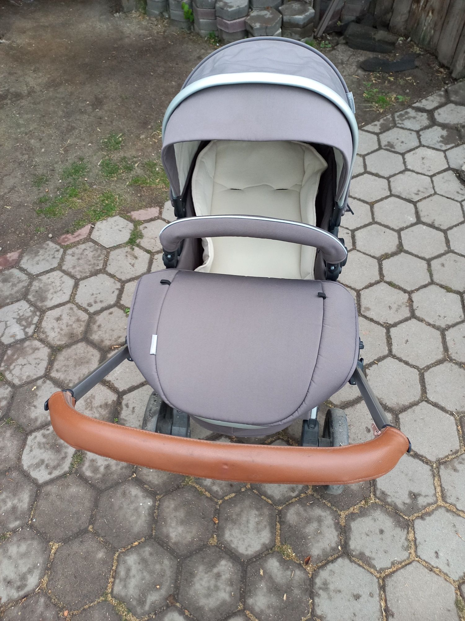 Продам детскую коляску