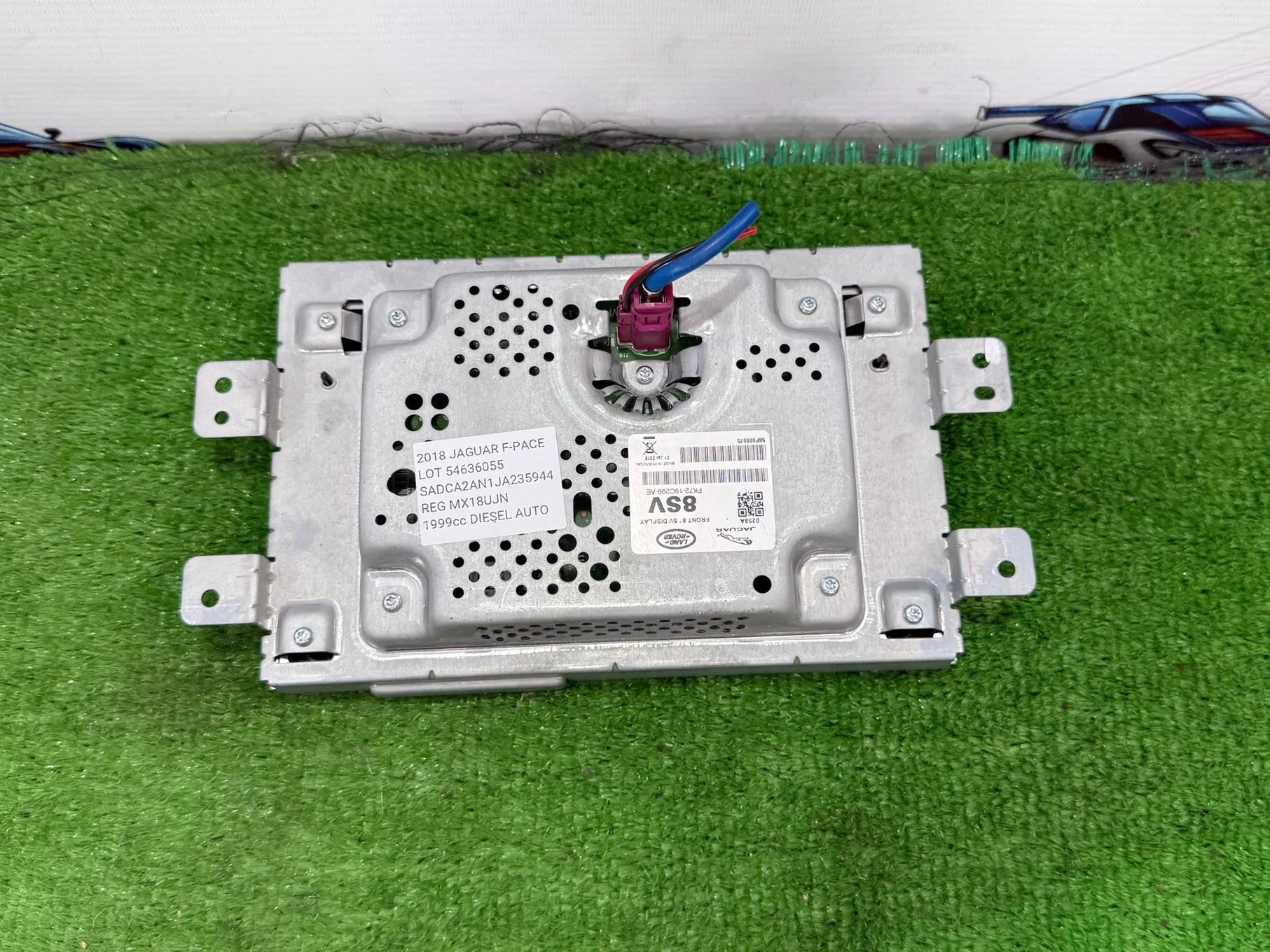 DISPLAY NAVIGATIE 8" / ECRAN TACTIL JAGUAR F-PACE X761 2018 2.0 DIESEL / 5 USI COD OEM FK72-19C299-AE J9C12401 56P000075 2016-2020
