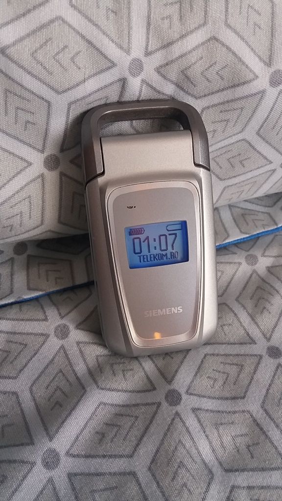 Telefon Siemens cu clapetă