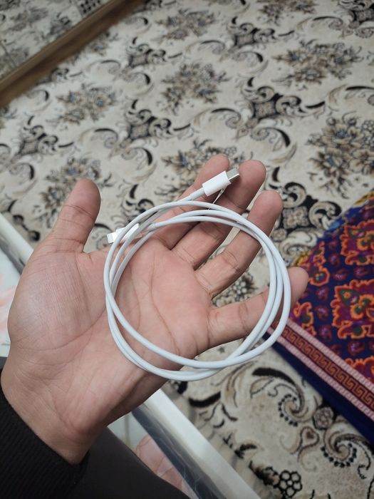 Iphone zaryatchik sotiladi kabeli bilan