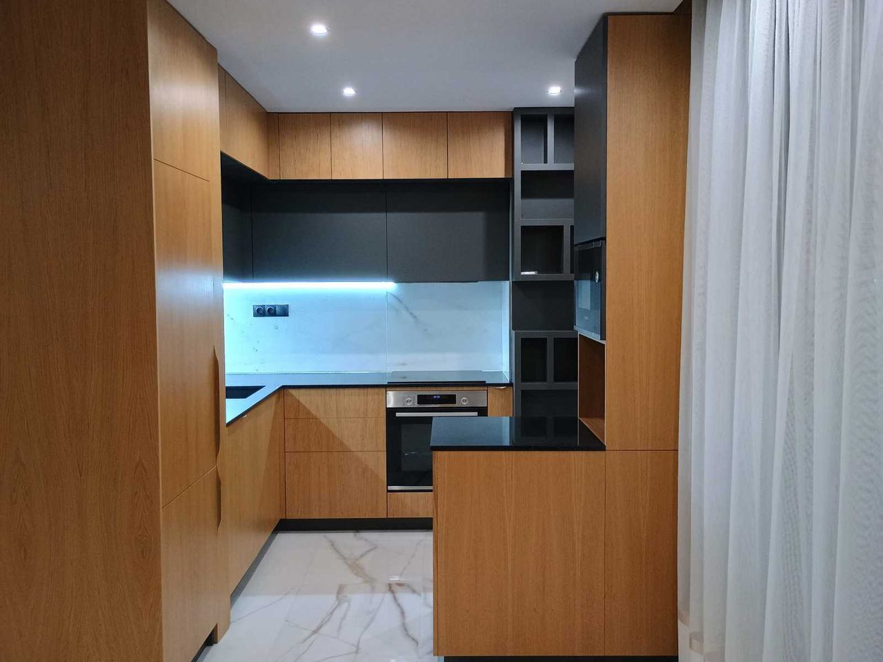Дава се под наем Тристаен апартамент в София, Надежда 1 - 90 кв.м за 325 € - Снимка #6