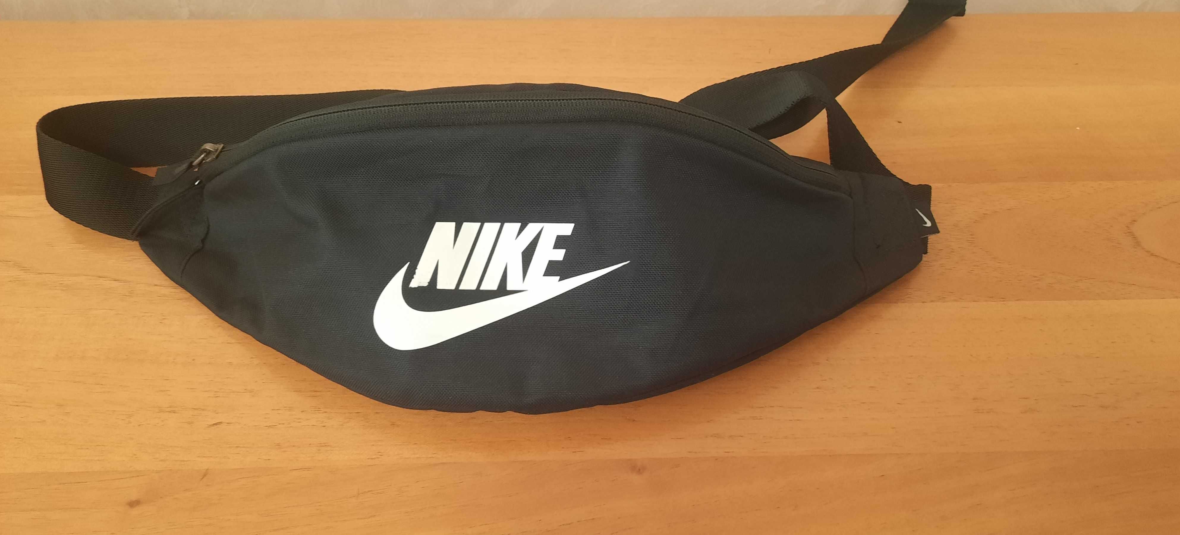 Nike-Чантичка за Кръста-Като Нова