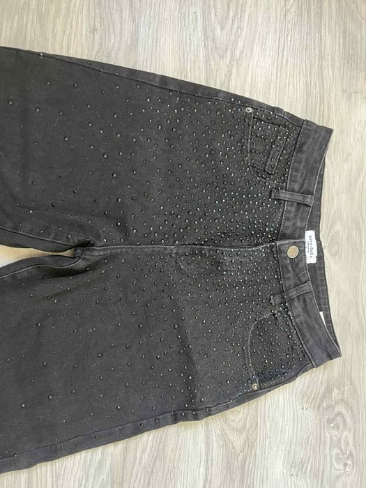 Чисто нови дамски дънки S/M – различни модели с камъни и ефекти