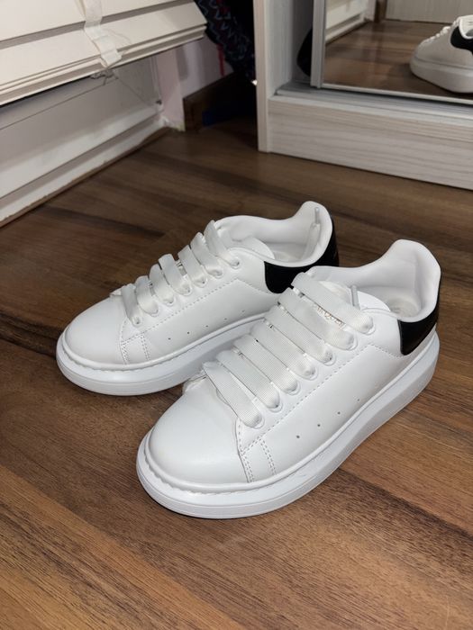 Alexander McQueen marimea 36 , noi fara eticheta , purtati odara