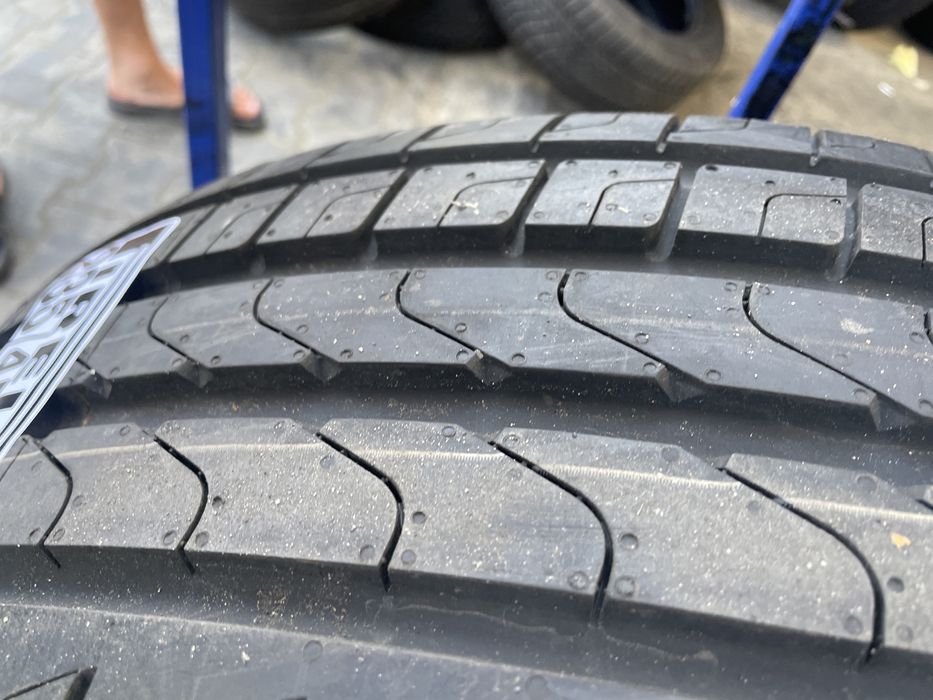 235/45/20 Pirelli Vara NOII