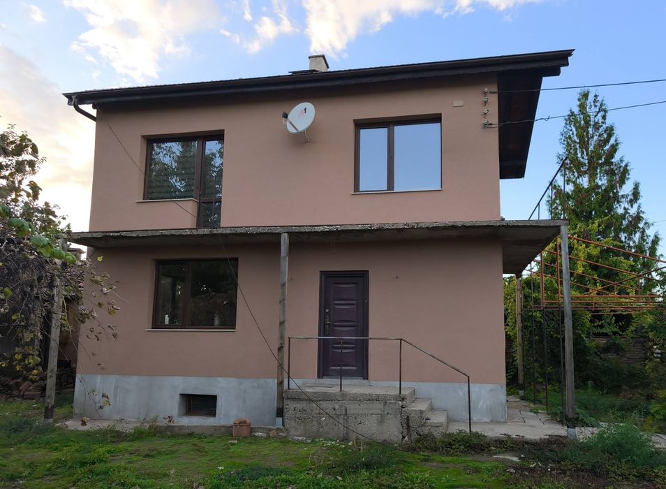Продавам къща на 7км от Пазарджик