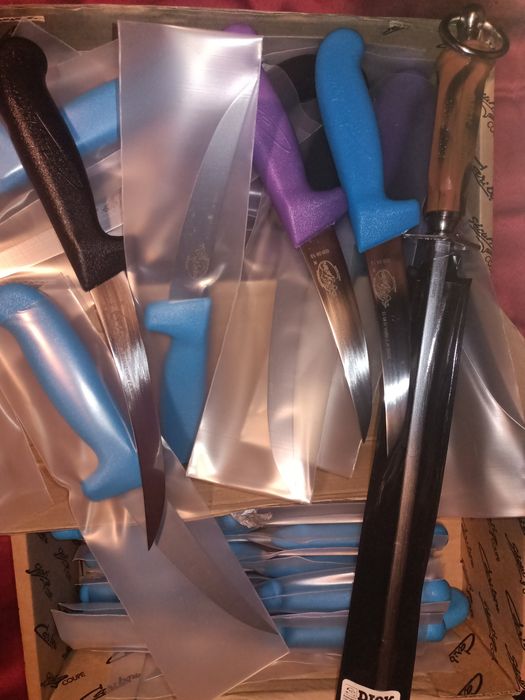 Vând cuțite de macelarie !