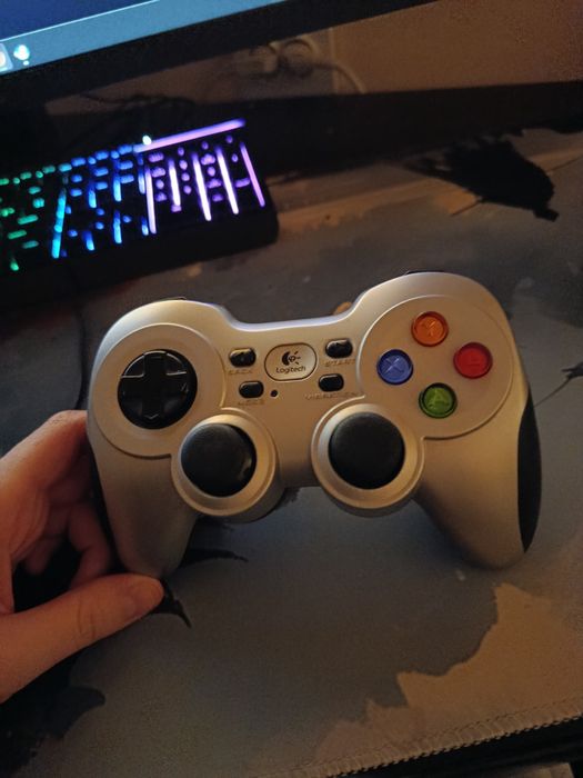 Logitech Wireless Gamepad f710