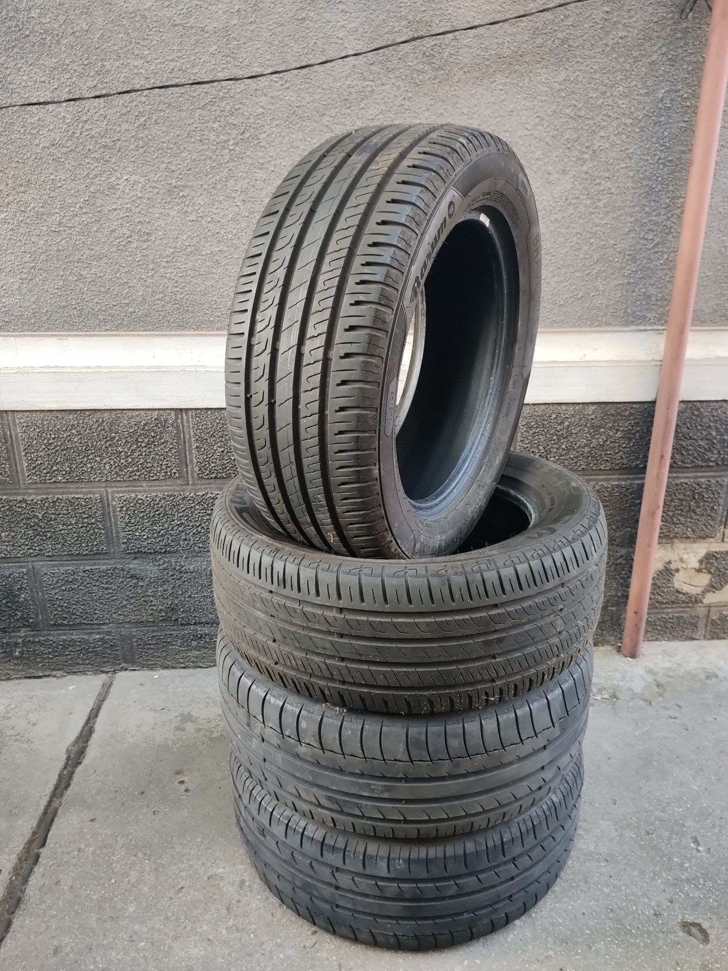 Vând 4 Cauciucuri 235/55/17 Vara DOT 2023 Import recent Germania