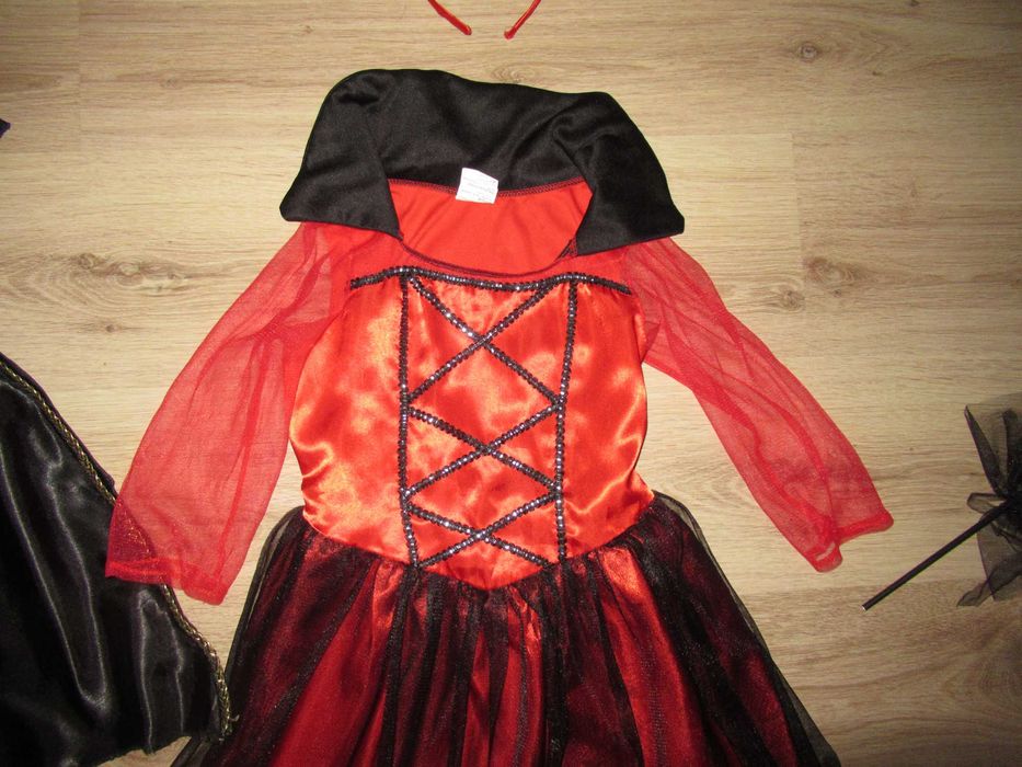 ХЕЛОУИН КОСТЮМ/рокля с аксесоари--128 номер