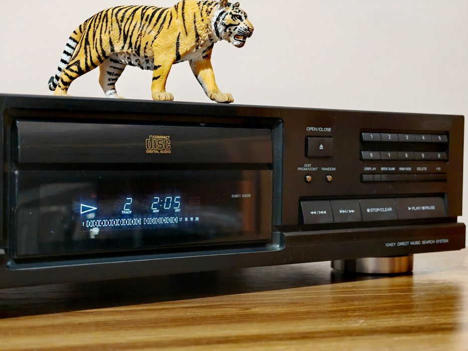 Aiwa XC-300E. Top cd player. Date tehnice mari. Preț fix !