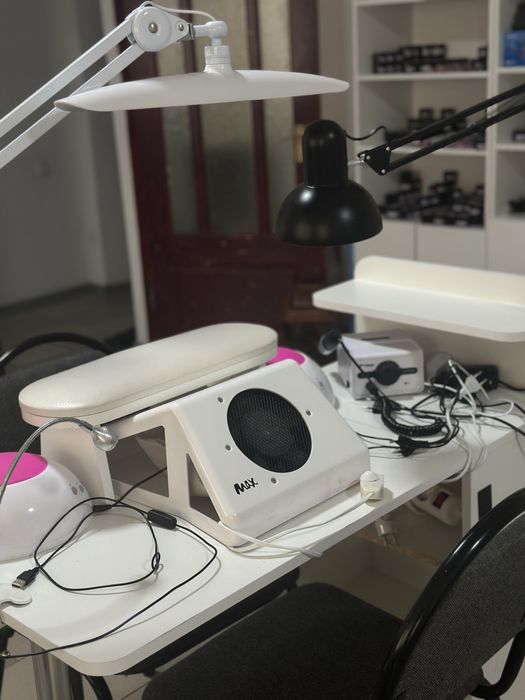 Продам стол для маникюра