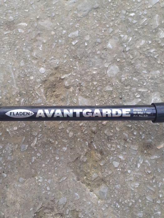 vând undiță / lasetă