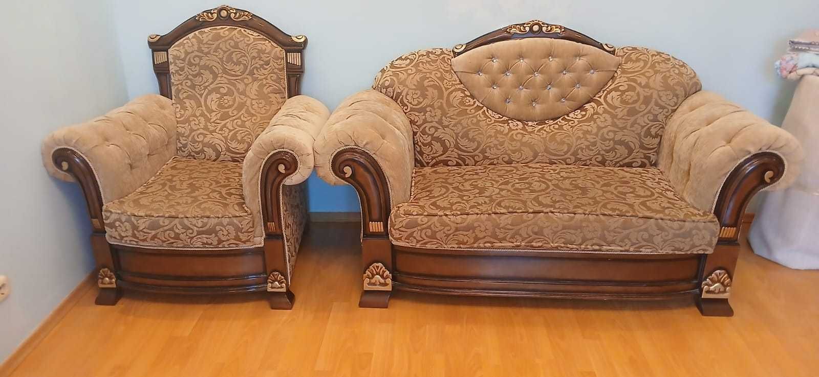 Продам диван с креслами