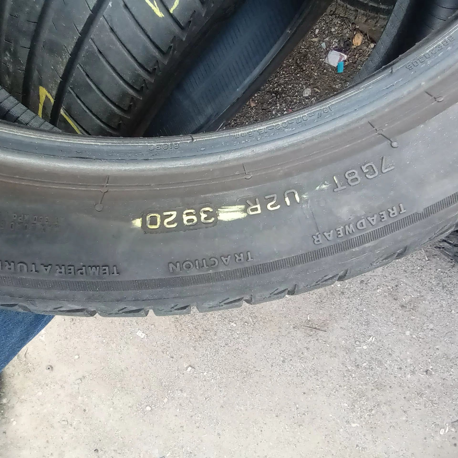 245 40 19 BRIDGESTONE 2бр.летни дот 2020г