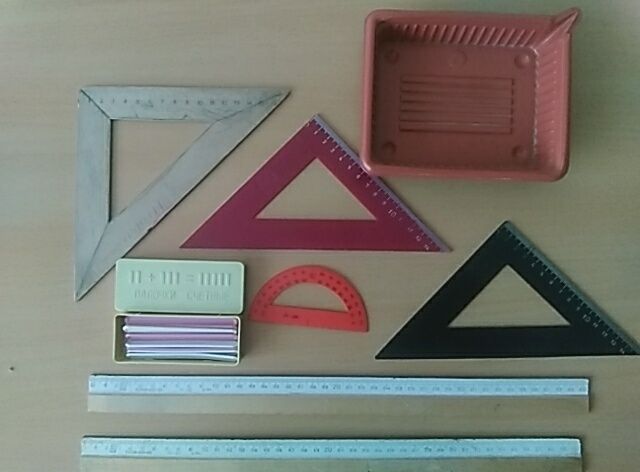Продам линейки , треугольники,советские