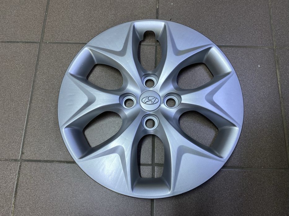 Колпак колеса Hyundai Solaris Accent Kia Rio R15
