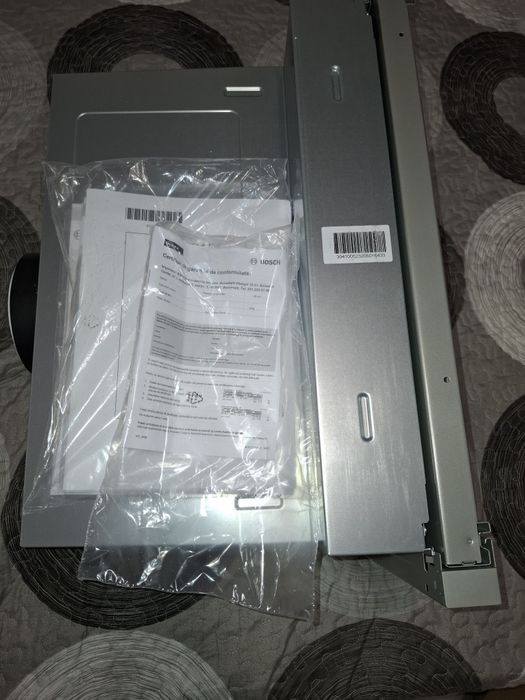 Hotă telescopică BOSCH DFS067A51 – nouă, nefolosită