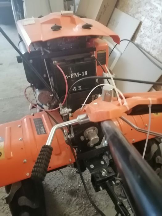 Vând motocultor Detoolz 11 cp, nou, nefolosit cu remorcuta