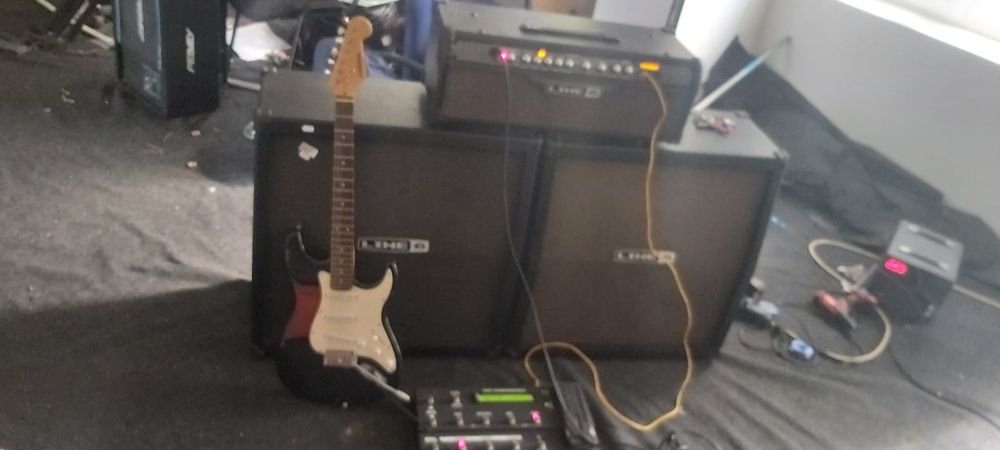 Head LINE6 + 2 Cabinete