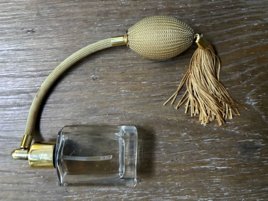 Sticluță parfum goala pt femei din cristal cu pompă, retro vintage