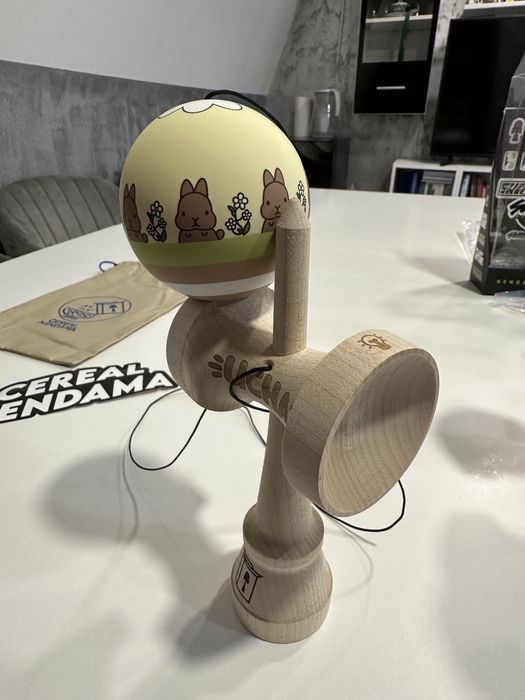 Vând Kendama Cereal UNO Mod v2 Rethink Shape (nu sweets, europe, krom)