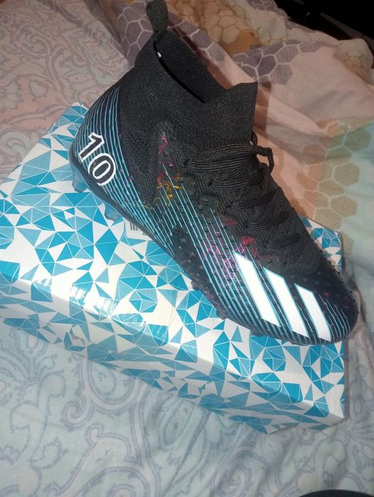 Vând papuci fotbal adidas